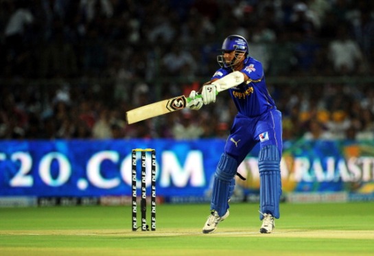 Rajasthan Royal batsman Rahul Dravid pla